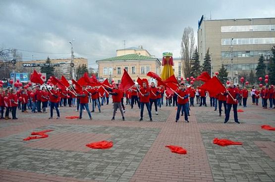 В Пензе прошла акция «Красный цветок»