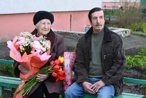В Пензе поздравили 99-летнюю зенитчицу