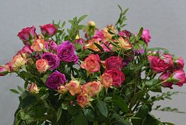 Пензячка перевела 1,5 млн рублей после звонка доставщика цветов