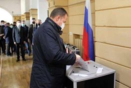 Игорь Комаров принял участие в Едином дне голосования Игорь Комаров принял участие в Едином дне голосования