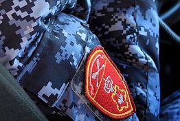 В баре на ул. Ладожской мужчина избил свою спутницу