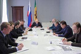 Василий Бочкарев порекомендовал создать рабочую группу по переселению из ветхого жилья