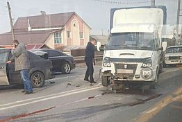 В Терновке столкнулись легковушка и «Газель»