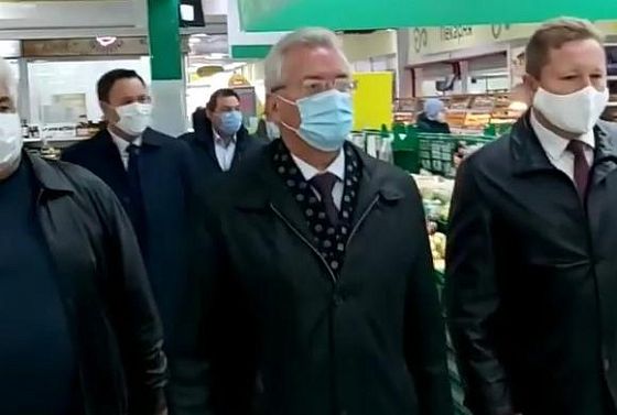 Белозерцев посмотрел, как соблюдается масочный режим в ТЦ