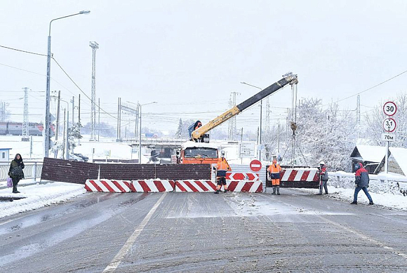 В Пензе закрыли движение на участке автодороги по улице Ерик