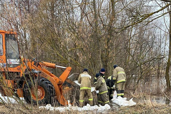 В пензенском Междуречье сооружают дамбу и разворачивают койки для эвакуированных 