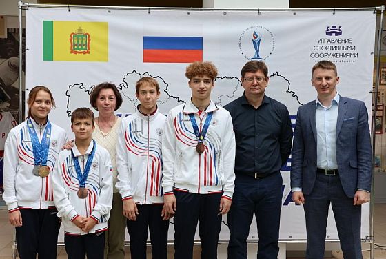 В Пензе чествовали прыгунов в воду, вернувшихся с первенства Европы