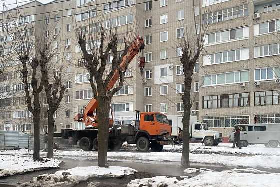 В Арбеково энергетики меняют поврежденный участок трубопровода