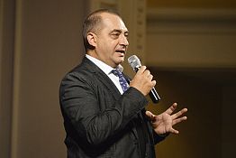Сергей Казаков сыграет Мольера на своем бенефисе Сергей Казаков сыграет Мольера на своем бенефисе