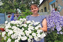 В Воскресеновке Мария Катышева создала цветник мечты на приусадебном участке В Воскресеновке Мария Катышева создала цветник мечты на приусадебном участке