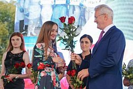 В Пензе борцов с пандемией наградили квартирами