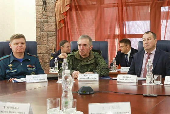 Олег Мельниченко провел заседание антитеррористической комиссии и оперштаба Олег Мельниченко провел заседание антитеррористической комиссии и оперштаба