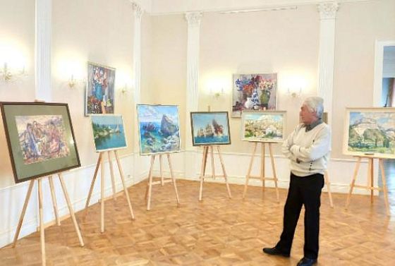 В Пензе в Губернаторском доме открылась выставка «Берега Тавриды»