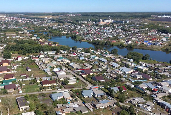 В Богословке спасатели снимали с крыши мужчину