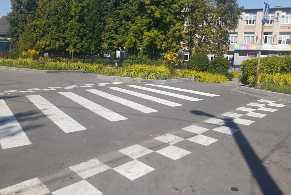 В Пензе около двух детских садов и школы оборудуют пешеходные переходы