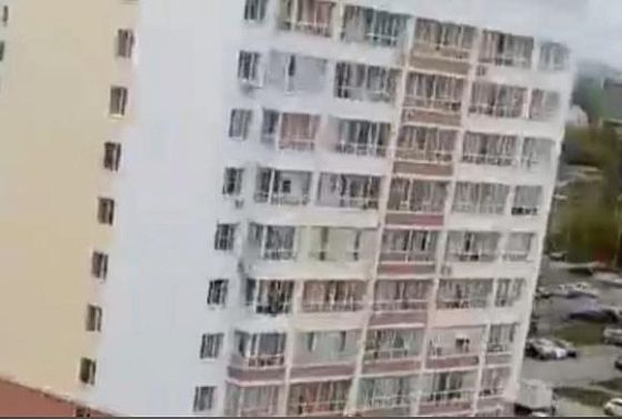 В Пензе на Ново-Казанской мужчина сорвался с балкона