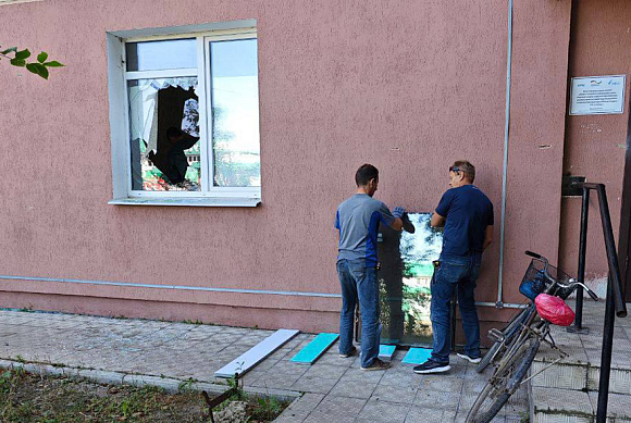 Пензенский губернатор выложил фото обстрелянной больницы в Токмаке