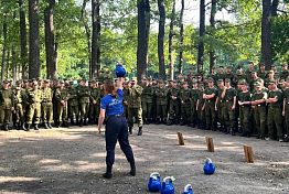 В Пензе гвардейцы попробовали свои силы в соревнованиях по гиревому спорту В Пензе гвардейцы попробовали свои силы в соревнованиях по гиревому спорту