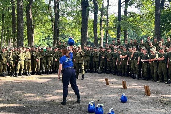 В Пензе гвардейцы попробовали свои силы в соревнованиях по гиревому спорту