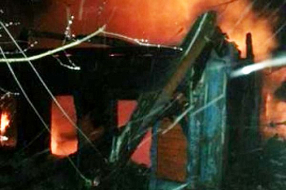 Пожар в Башмаковском районе тушили 12 спасателей