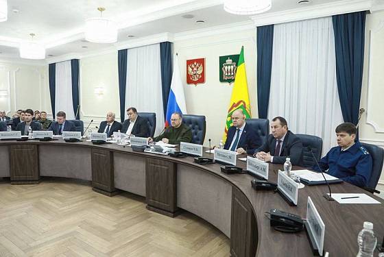 В Пензе возгорание на нефтебазе тушат пожарные поезда