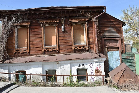 В Пензе собственников домов призывают сносить «заброшки»