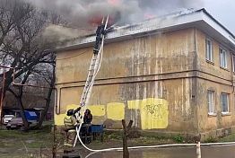 В Пензе сгорела кровля дома на улице Столярной
