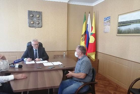 Жители Тамалинского и Бековского районов задали вопросы губернатору