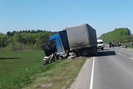В Белинском районе столкнулись Nissan и фура MAN В Белинском районе столкнулись Nissan и фура MAN