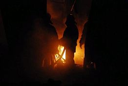 В Кузнецке пенсионерка с напарником сожгли соседний дом и баню