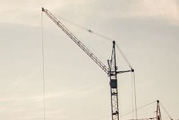 Застройщик дал комментарий о доме в Спутнике