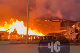 В Пензе на улице Ивановской сгорел большой частный дом