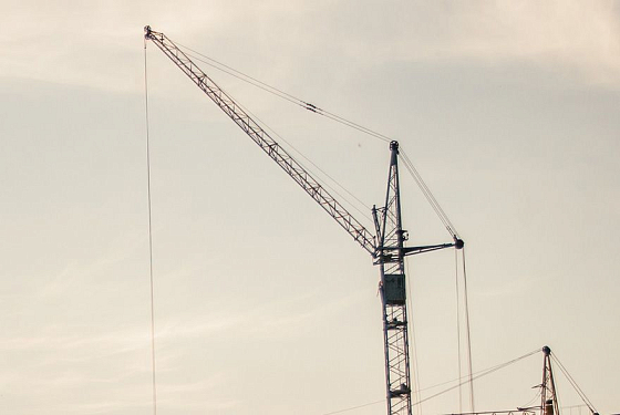 Застройщик дал комментарий о доме в Спутнике