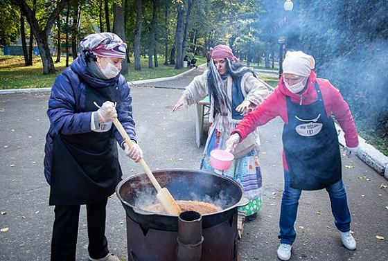 В парке им. Белинского пензенцев угощали шестью видами каш