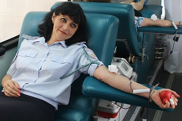 В Пензе госавтоинспекторы сдали 20 литров крови