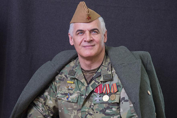Новый вызов: в Пензе потерявший ногу ветеран СВО встал на лыжи 