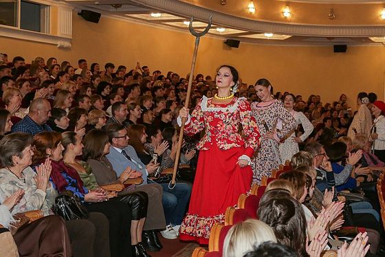 В Пензе скупили все билеты на премьеру спектакля «Бабий бунт»