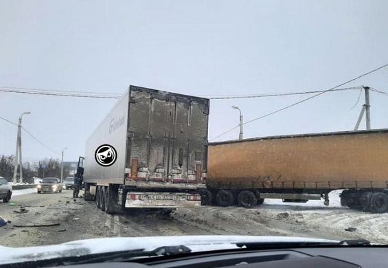 Под Пензой на трассе М-5 перекрыли три полосы