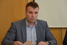 Ильин жестко поговорил с коммунальщиками по поводу горячей воды Ильин жестко поговорил с коммунальщиками по поводу горячей воды