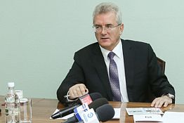 Многодетным семьям надо помогать — Белозерцев Многодетным семьям надо помогать — Белозерцев