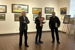 В Пензенской картинной галерее открылась выставка живописца Владимира Пентюха В Пензенской картинной галерее открылась выставка живописца Владимира Пентюха