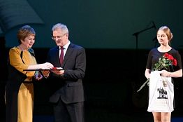 Губернатор пообещал выделить денег на ремонт сельских Домов культуры Губернатор пообещал выделить денег на ремонт сельских Домов культуры