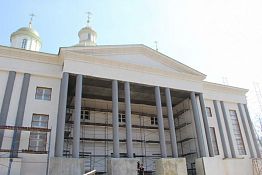 В Пензе приступают к монтажу декоративных элементов на Спасский собор В Пензе приступают к монтажу декоративных элементов на Спасский собор