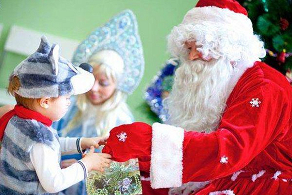 В Заречном Дед Мороз навестит детей, которые не могут пойти на елку