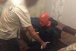 В Пензе мужчина жестоко порезал соседку В Пензе мужчина жестоко порезал соседку