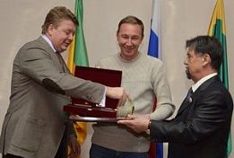 Журналистов «Пензенской правды» наградили за материалы о 350-летии Пензы Журналистов «Пензенской правды» наградили за материалы о 350-летии Пензы