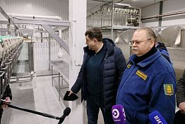 Олег Мельниченко поручил оказать поддержку обновленной птицефабрике Олег Мельниченко поручил оказать поддержку обновленной птицефабрике