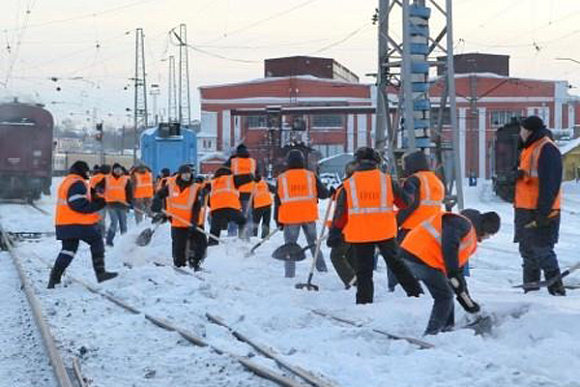 Пензенские железнодорожники занялись снегоборьбой