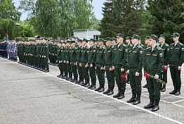 Олег Мельниченко и Вадим Супиков обратились к призывникам перед их отправкой в Вооруженные Силы РФ