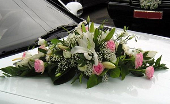 Грузовик врезался в свадебный кортеж из четырех машин в Дагестане
